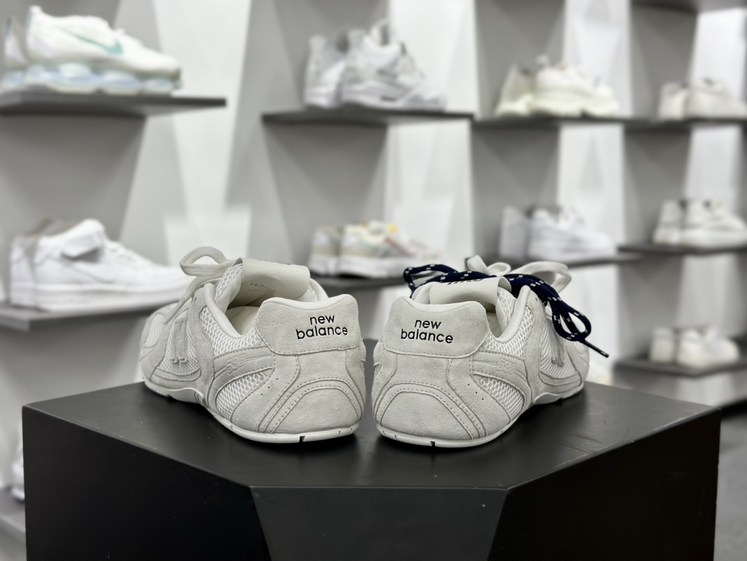 缪缪Miu Miu x NB新百伦New Balance 530 SL系列低帮慢跑鞋“联名浅灰海军蓝鞋带”5E165E_3D8C_F0009_F_BD05