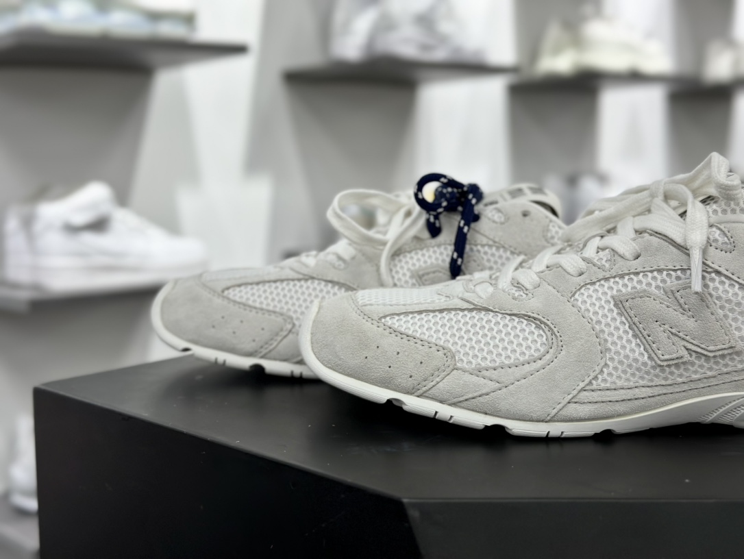 缪缪Miu Miu x NB新百伦New Balance 530 SL系列低帮慢跑鞋“联名浅灰海军蓝鞋带”5E165E_3D8C_F0009_F_BD05