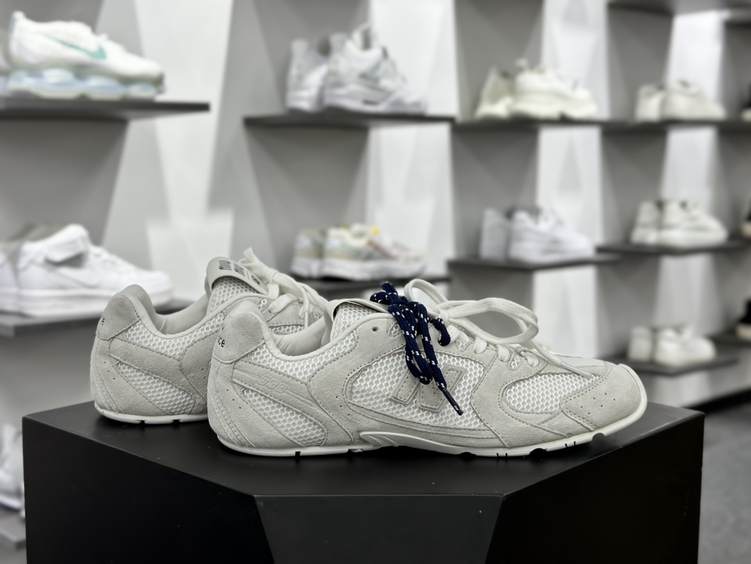 缪缪Miu Miu x NB新百伦New Balance 530 SL系列低帮慢跑鞋“联名浅灰海军蓝鞋带”5E165E_3D8C_F0009_F_BD05