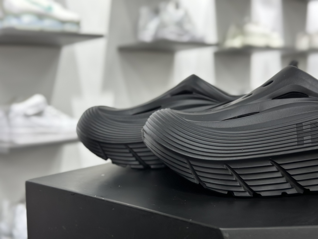 Hoka One One Ora Recovery Slide 奥拉系列舒适泡棉厚底洞洞鞋凉拖鞋“全黑”1147951/BBLC