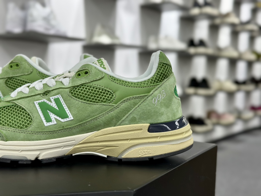 NB新百伦New Balance Made in USA 993”'Chive”系列百搭老爹跑步鞋“联名像葱绿海盐白”U993GW