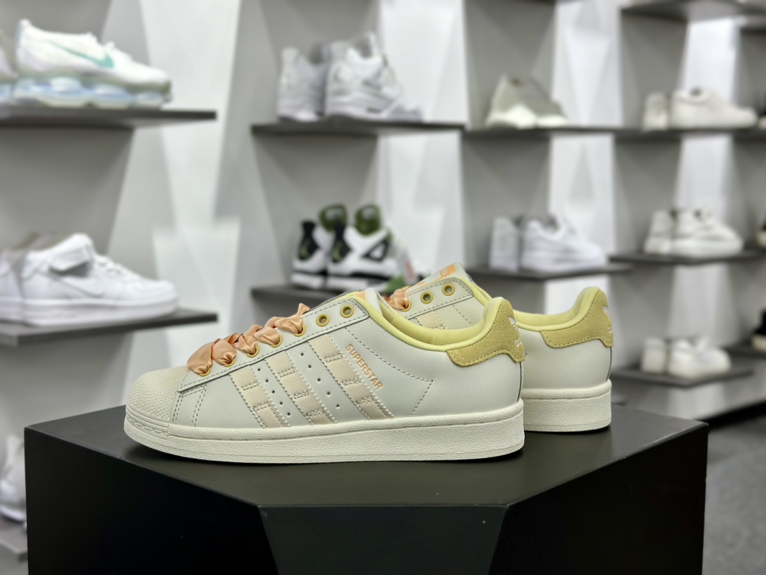 三叶草Adidas Originals Superstar”Cream White/Yellow”经典板鞋“皮革白黄马卡龙鞋饰”IF1805