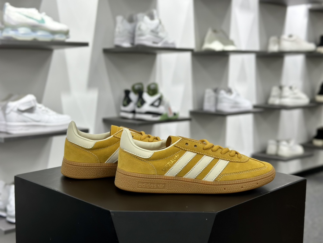 阿迪达斯Adidas Originals Handball SPZL 手球运动员系列板鞋“翻毛旧黄奶白生胶底”IF7088