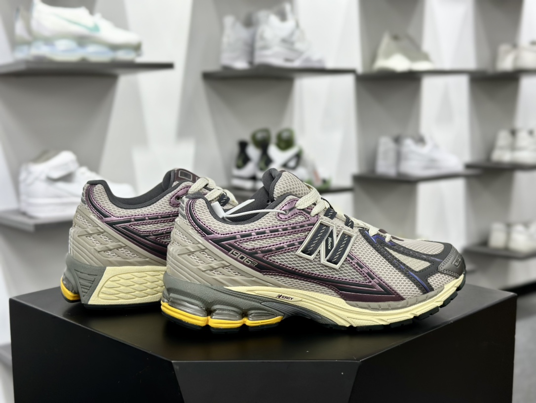 NB新百伦New Balance M1906R”Licorice”系列低帮复古慢跑鞋“金属灰紫红”M1906RRA