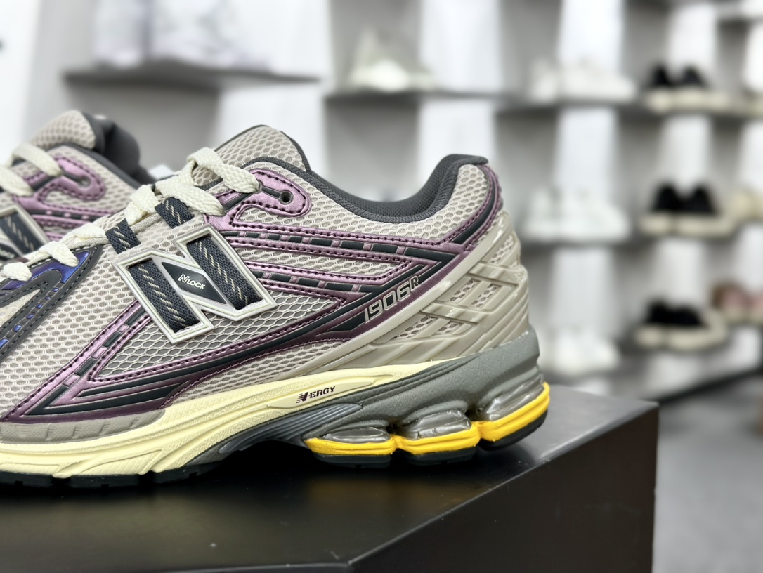 NB新百伦New Balance M1906R”Licorice”系列低帮复古慢跑鞋“金属灰紫红”M1906RRA