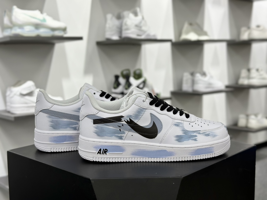 耐克Nike Air Force 1'07 Low”White/Blue/Black/Graffiti”空军一号板鞋“皮革白浅蓝黑断钩涂鸦”CW2288-111