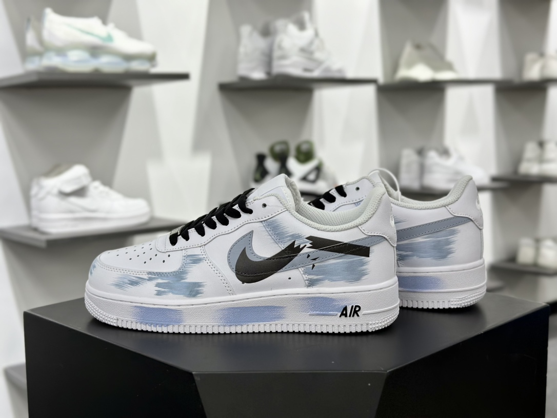 耐克Nike Air Force 1'07 Low”White/Blue/Black/Graffiti”空军一号板鞋“皮革白浅蓝黑断钩涂鸦”CW2288-111