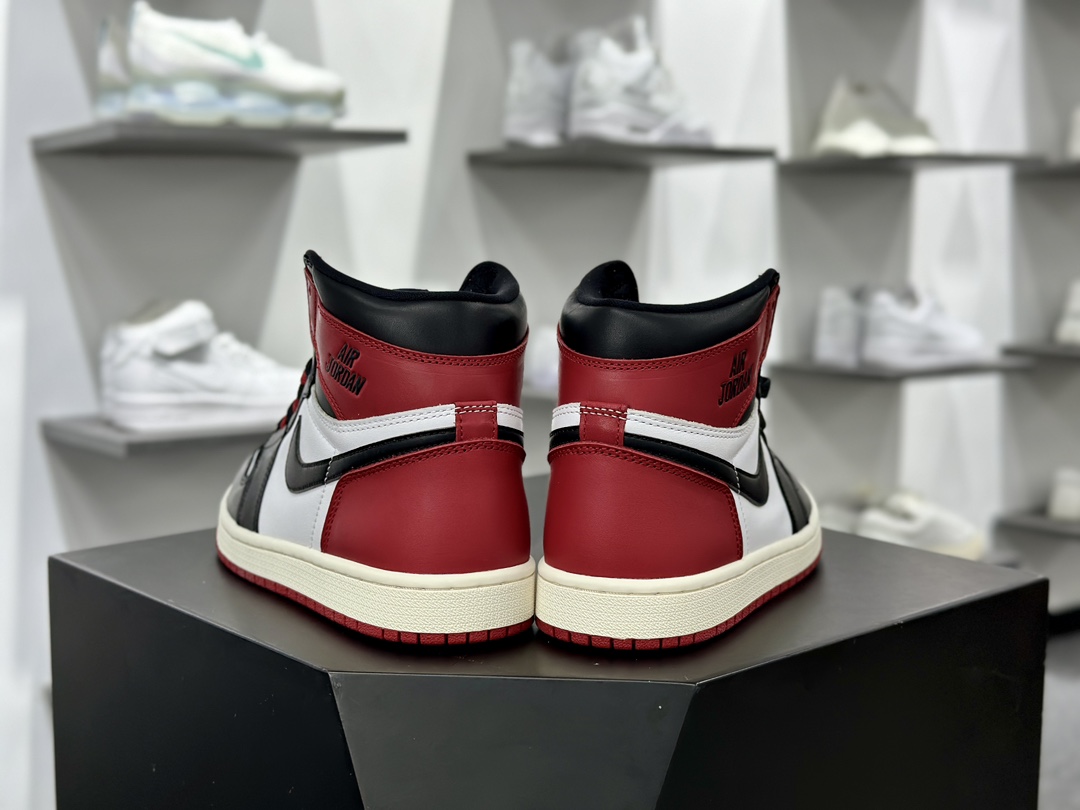 耐克Nike Air Jordan 1 Retro High OG”Black Toe”AJ1代经典复篮球鞋“黑白脚趾芝加哥广告款”DZ5485-106