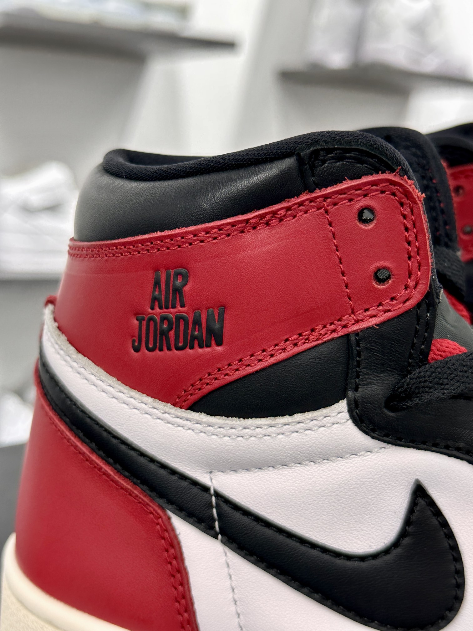 耐克Nike Air Jordan 1 Retro High OG”Black Toe”AJ1代经典复篮球鞋“黑白脚趾芝加哥广告款”DZ5485-106