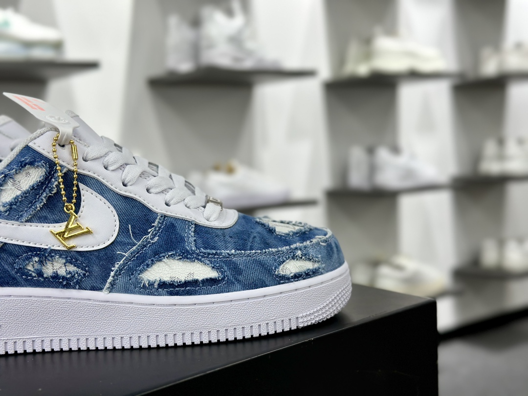 Louis Vuitton x Nike Air Force 1 07 LV8 Low”LV Monogram”空军一号板鞋“磨破牛仔水洗蓝白”CW2288-111