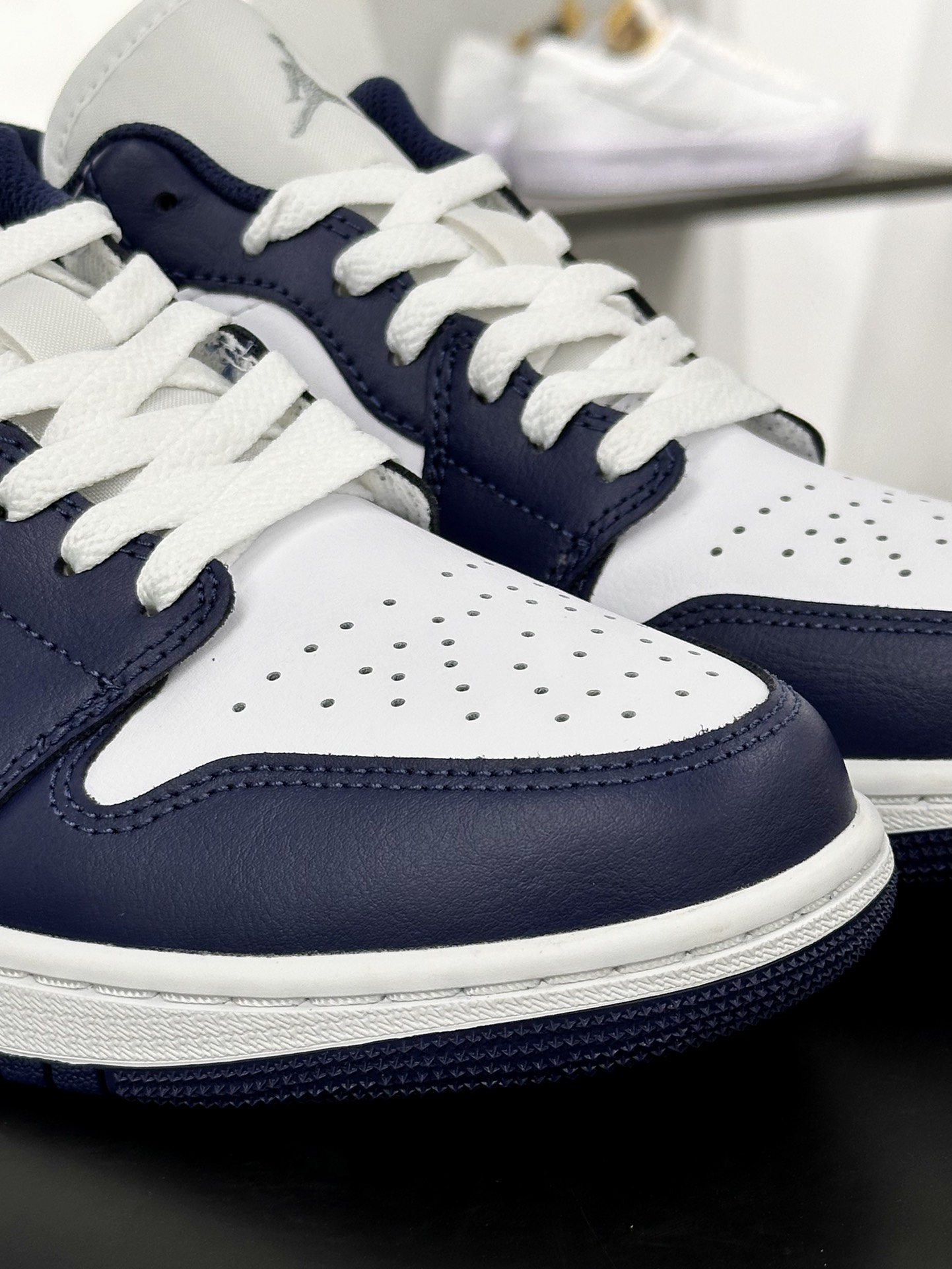 耐克Nike Air Jordan 1 Low”Midnight Navy Grey White”AJ1乔丹一代低帮篮球鞋“皮革海军蓝白灰”553558-141