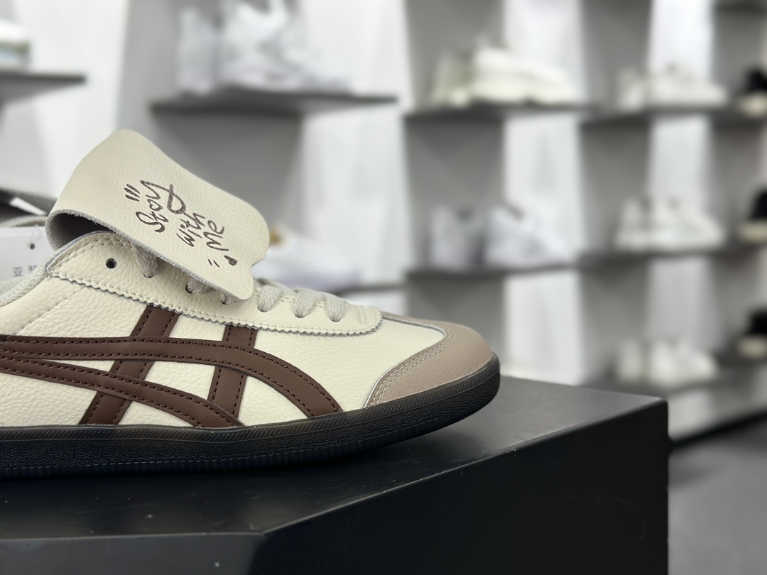 鬼塚虎/Onitsuka Tiger Tokuten 得分系列低帮板鞋“皮革米棕焦糖烤奶”1183B938-100