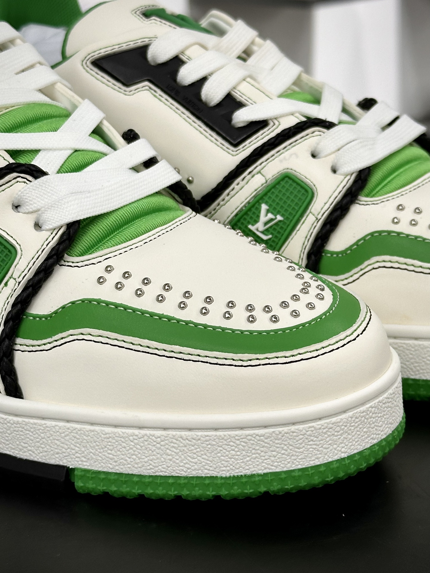 路易威登Louis Vuitton Trainer Sneaker Low 低帮复古篮球板鞋“1AD7KL