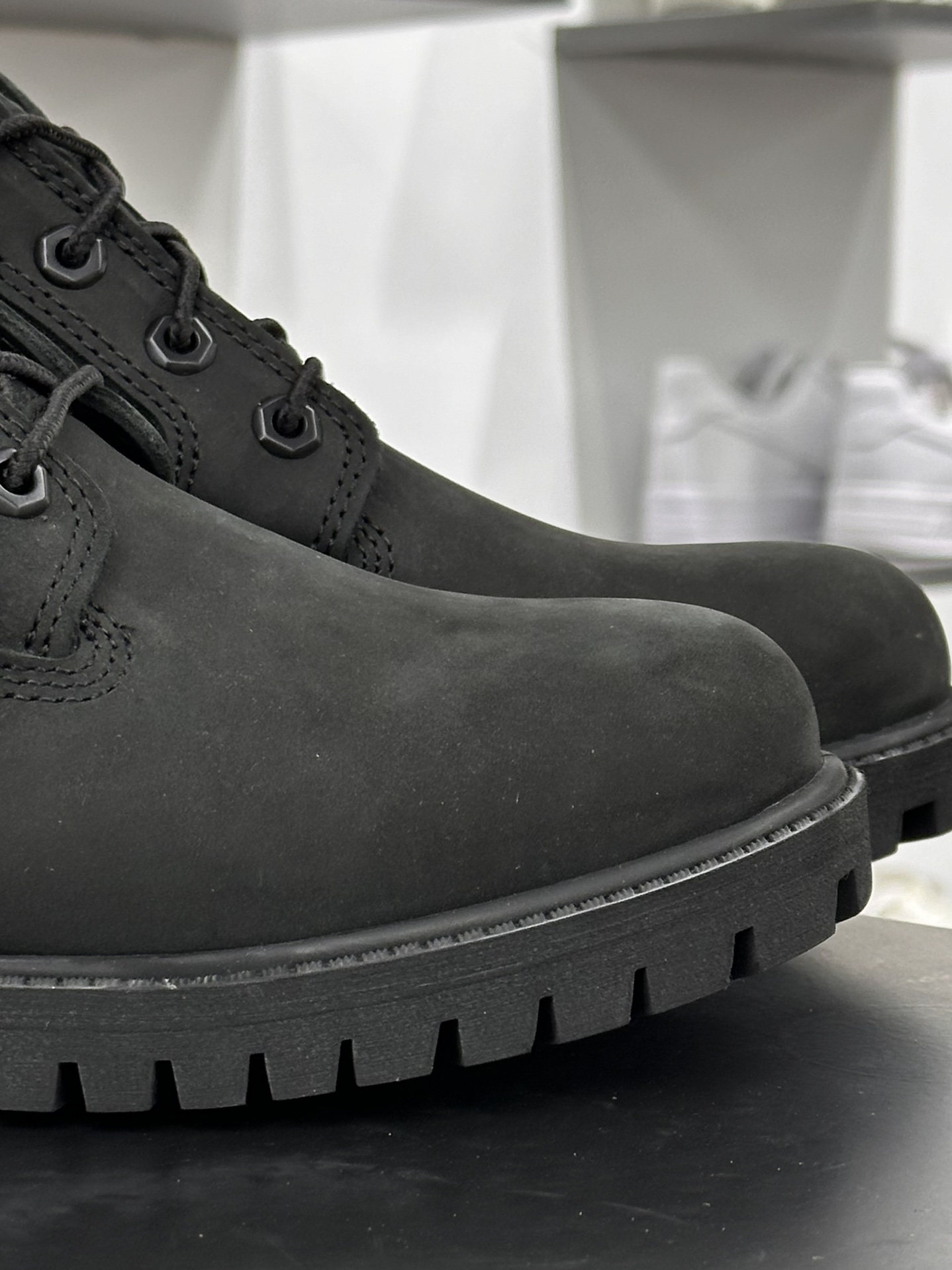 添柏岚Timberland Fatigue Chukka Nubuck Boots经典户外短筒百搭工装中帮马丁靴“全黑武士”TB032085-001