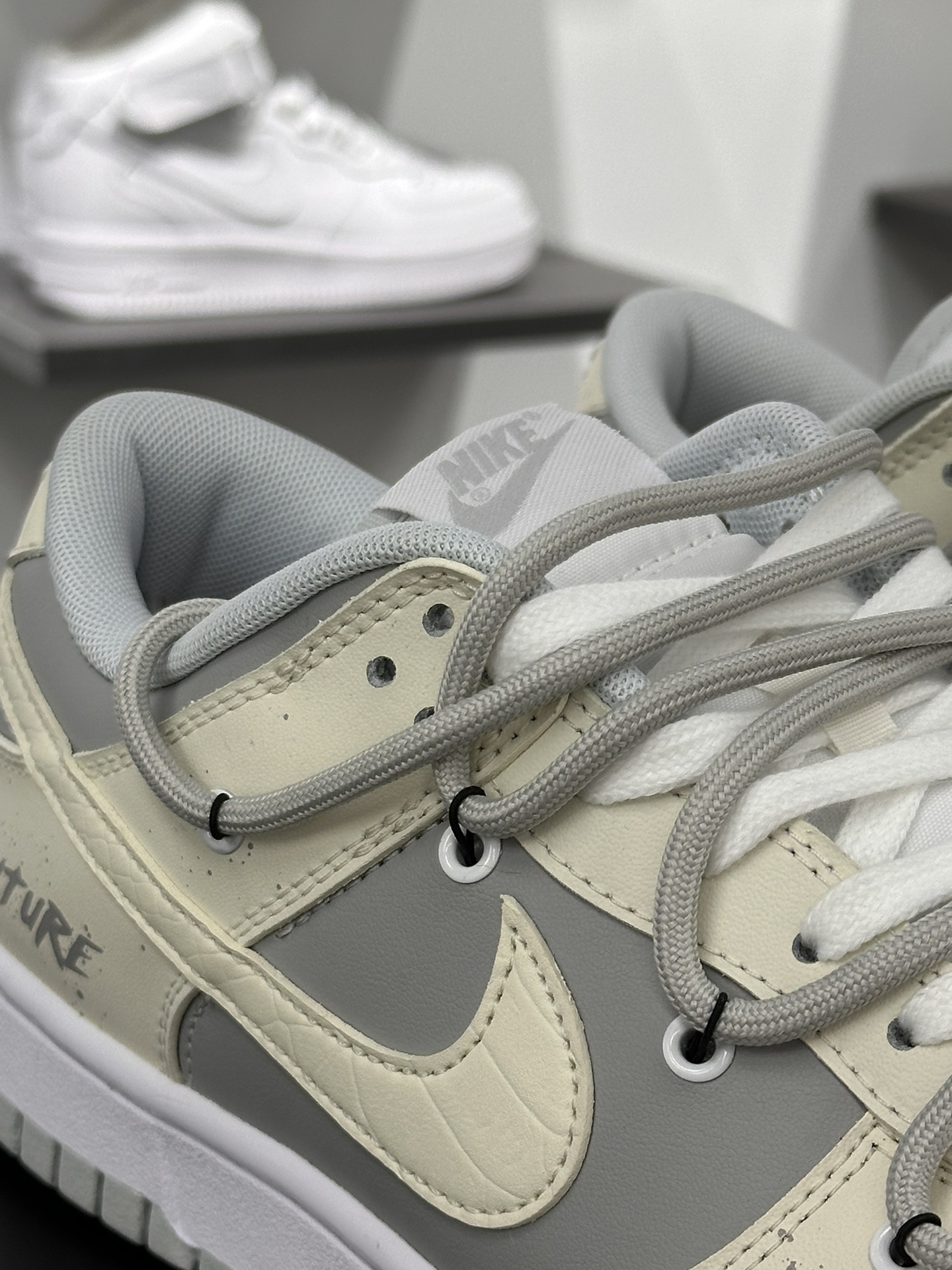 耐克Nike SB Dunk Low”White Dragon Horse”扣篮系列低帮休闲运动滑板板鞋“灰白白龙马绑绳”HF0730-160