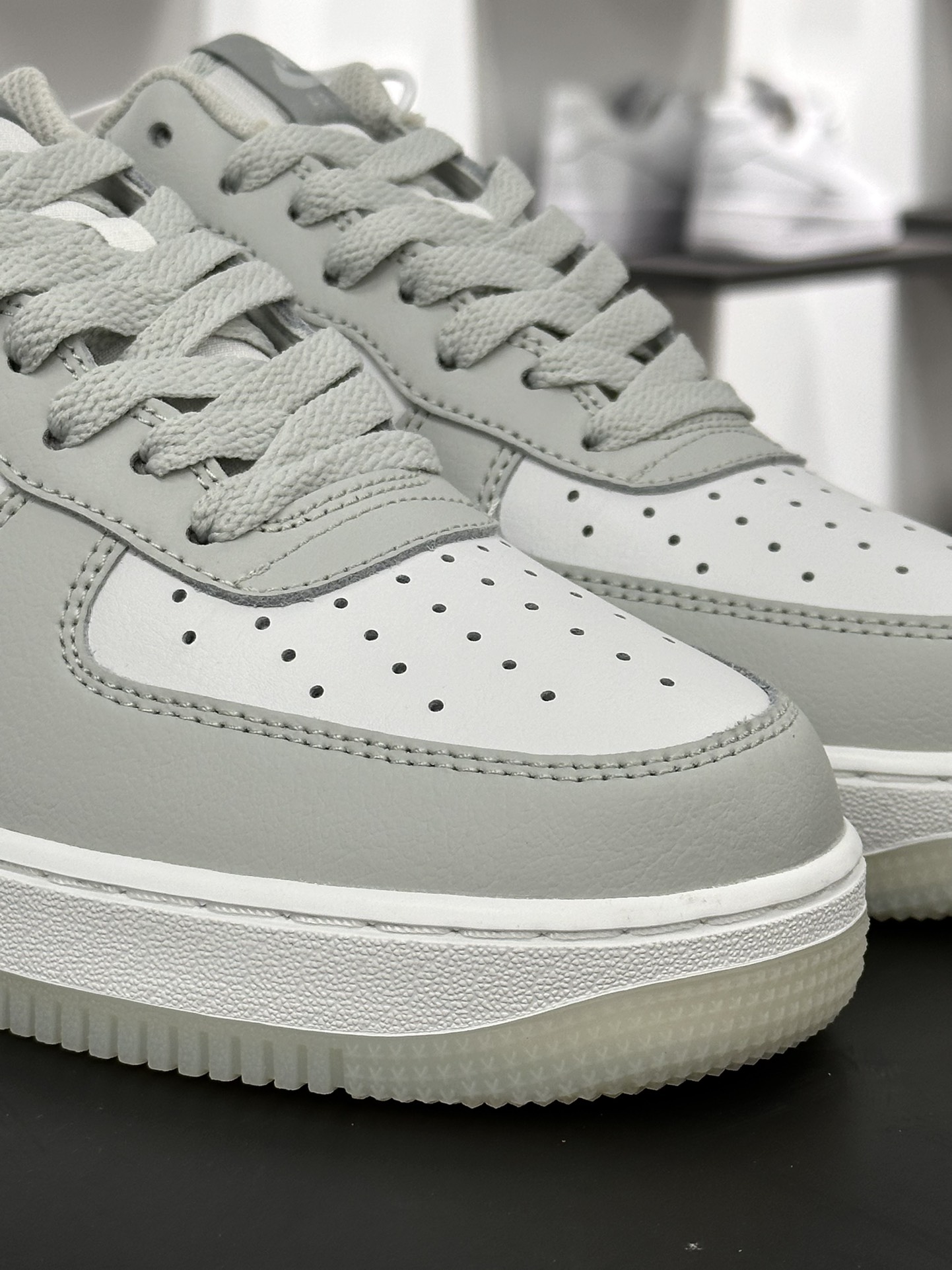 耐克Nike Air Force 1'07 Low”Light Grey”空军一号板鞋“云雾灰莫兰迪”FJ4170-003