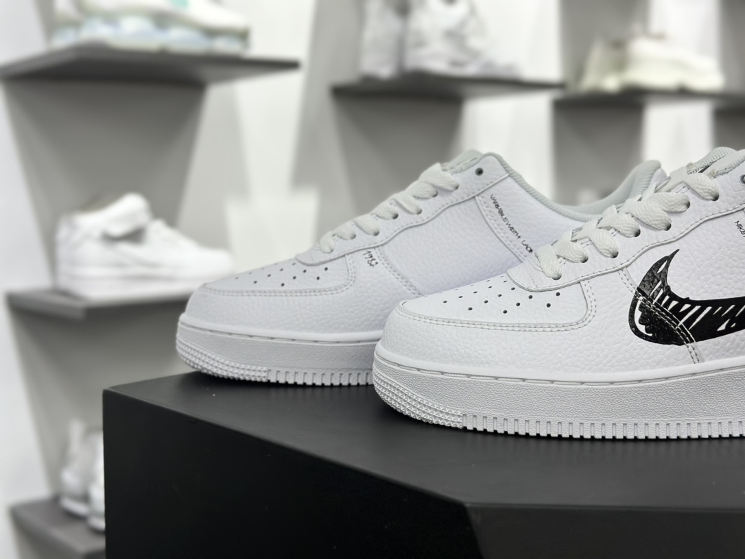 耐克Nike Air Force 1 '07 Low”Sketch/White Black”空军一号板鞋“皮革白黑手稿涂鸦钩子”CW7581-101