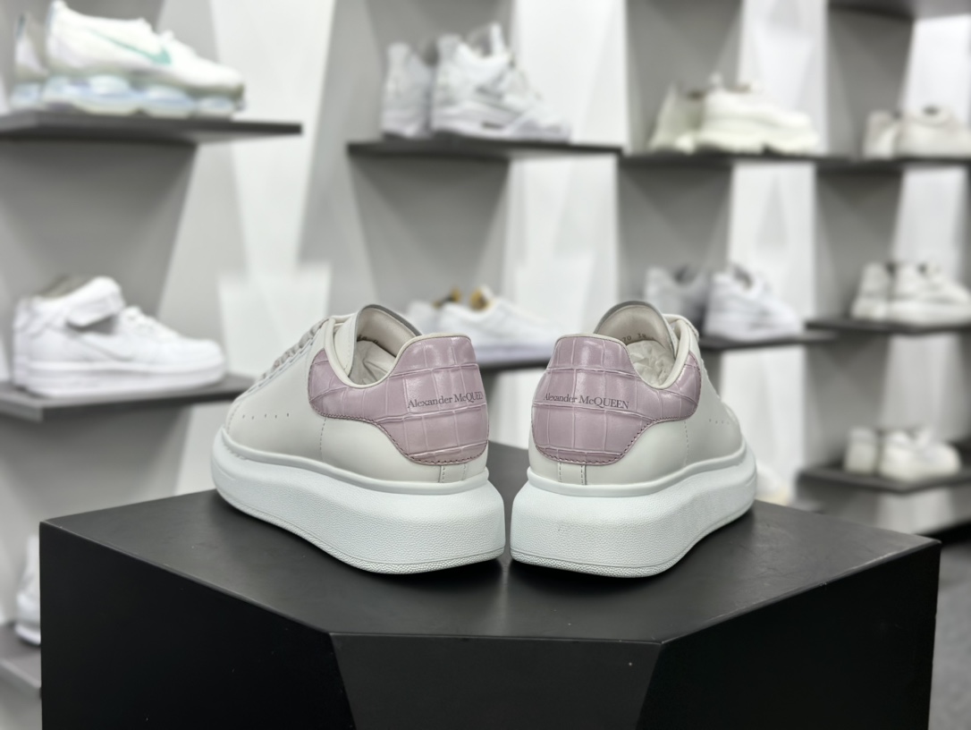 麦昆Alexander McQueen Oversized Sneakers 低帮时装厚底休闲运动小白板鞋