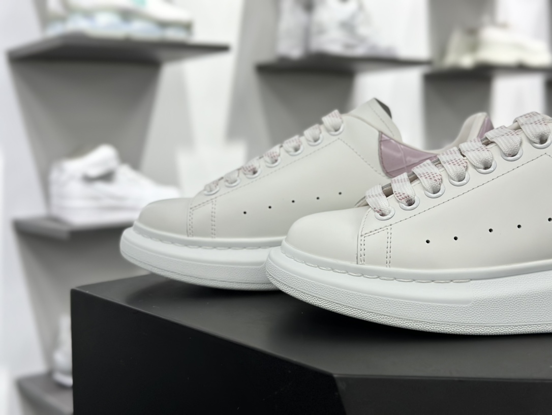 麦昆Alexander McQueen Oversized Sneakers 低帮时装厚底休闲运动小白板鞋