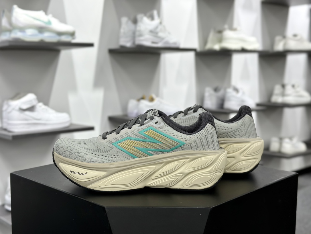 新百伦New Balance Fresh Foam X More V5 莫尔V5系列低帮慢跑鞋“网织浅灰月绿”MMORLJ5