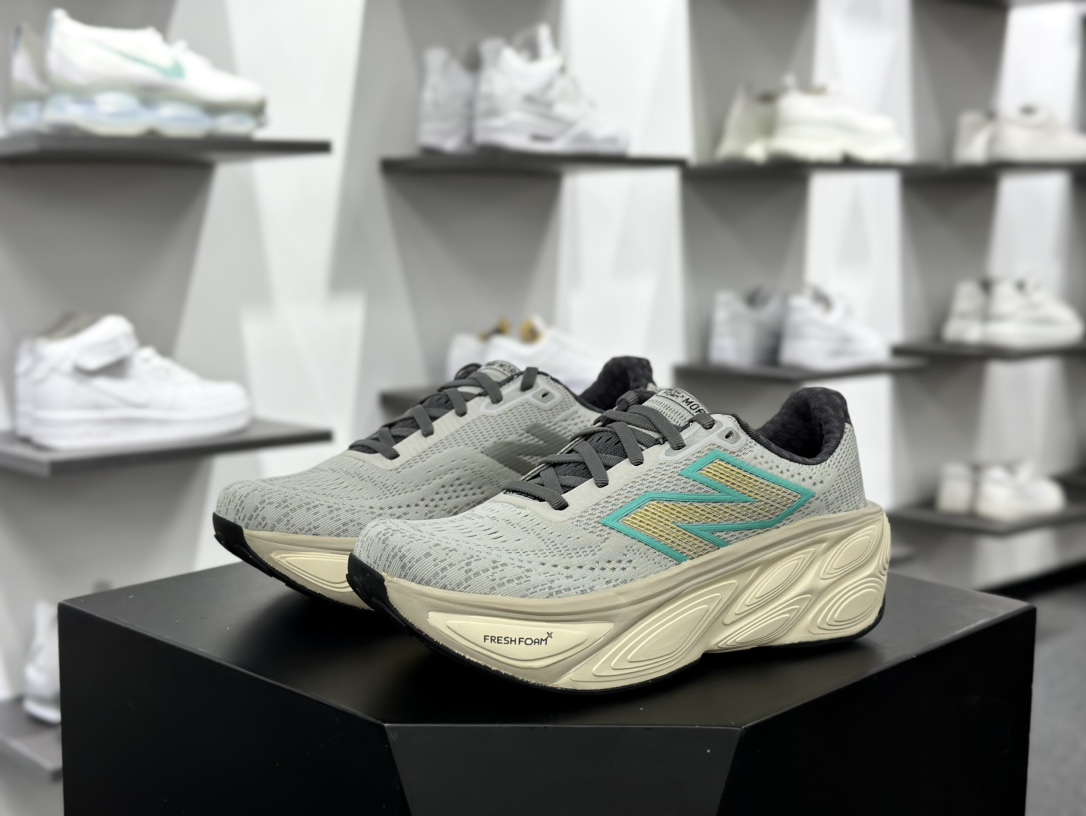 新百伦New Balance Fresh Foam X More V5 莫尔V5系列低帮慢跑鞋“网织浅灰月绿”MMORLJ5