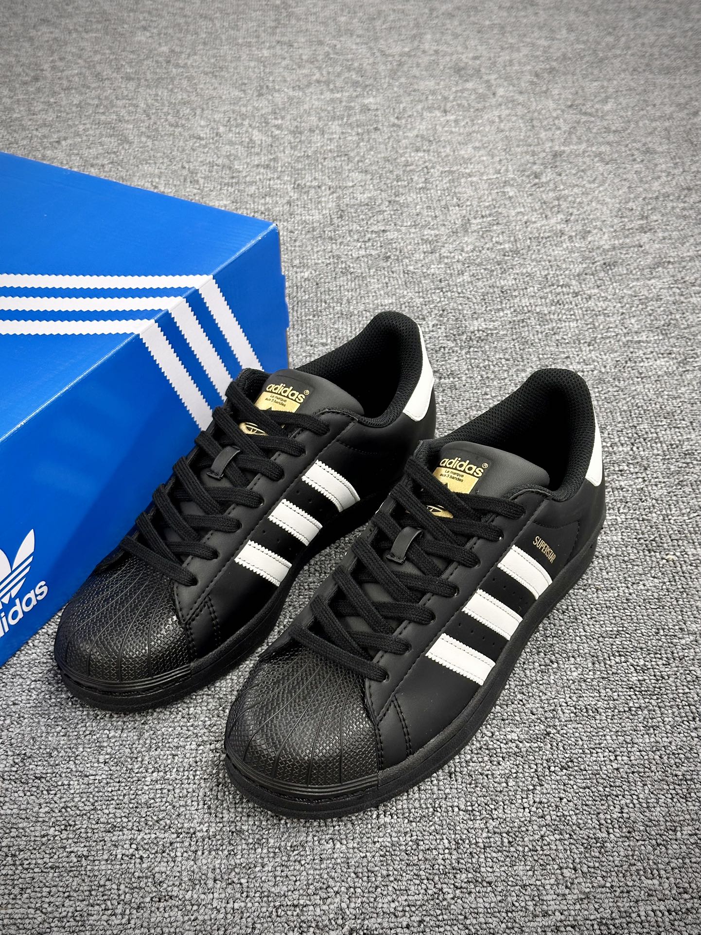 阿迪达斯/三叶草Adidas Originals Superstar”Black/White”经典贝壳头板鞋“19旧版黑白金标”B27140