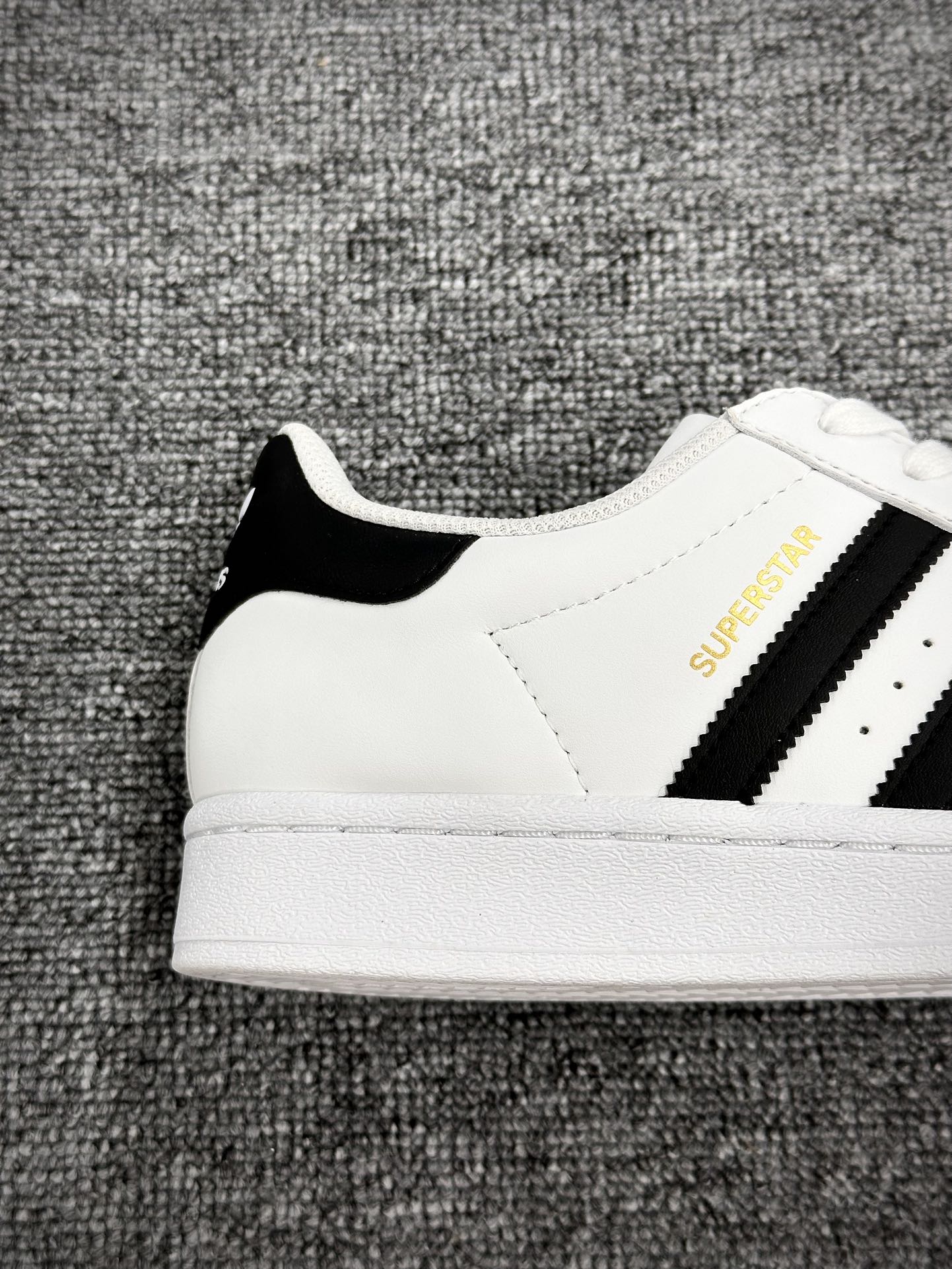 阿迪达斯/三叶草Adidas Originals Superstar”All White”经典板鞋“20版皮革白黑金标”EG4958