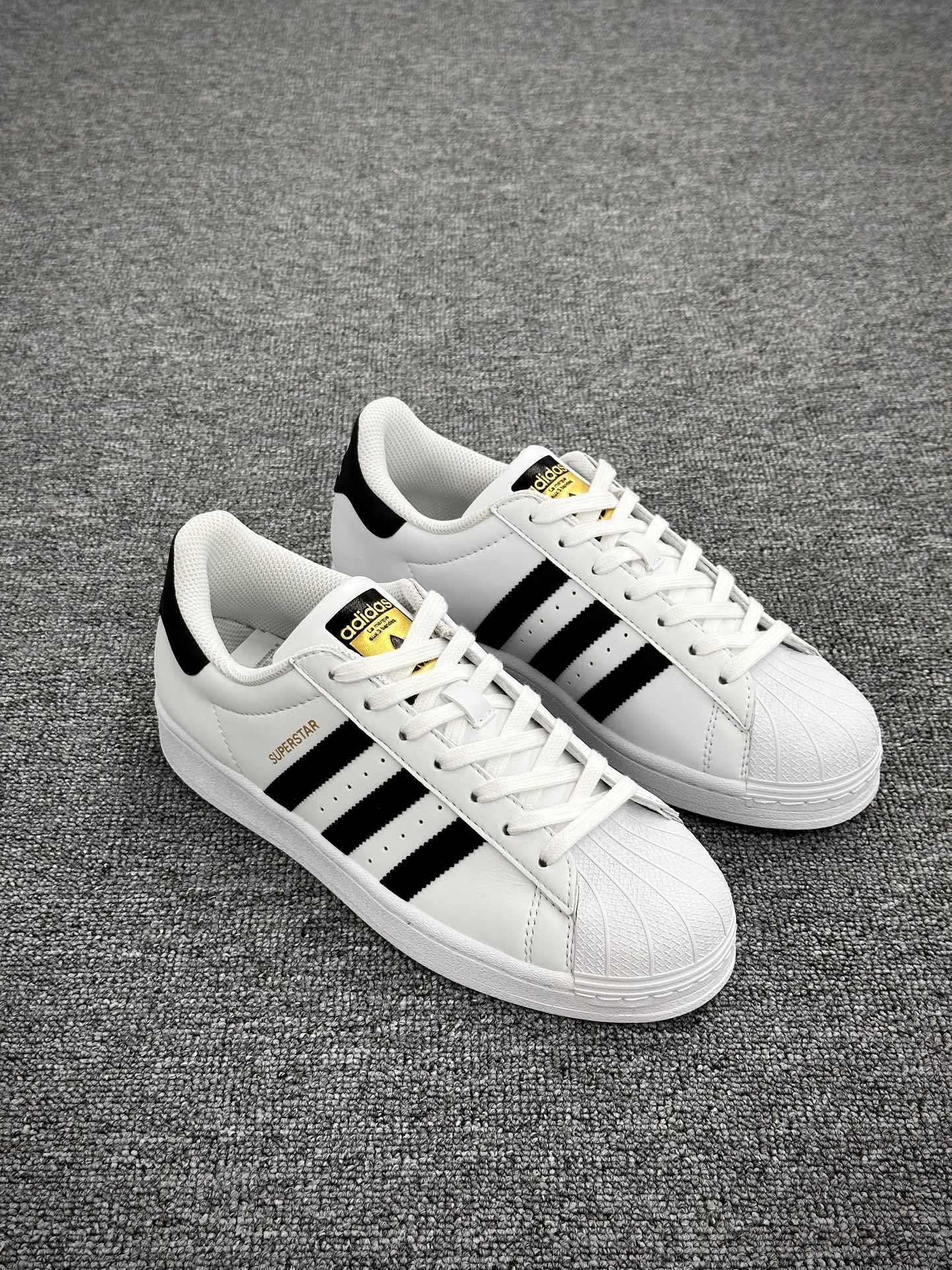 阿迪达斯/三叶草Adidas Originals Superstar”All White”经典板鞋“20版皮革白黑金标”EG4958