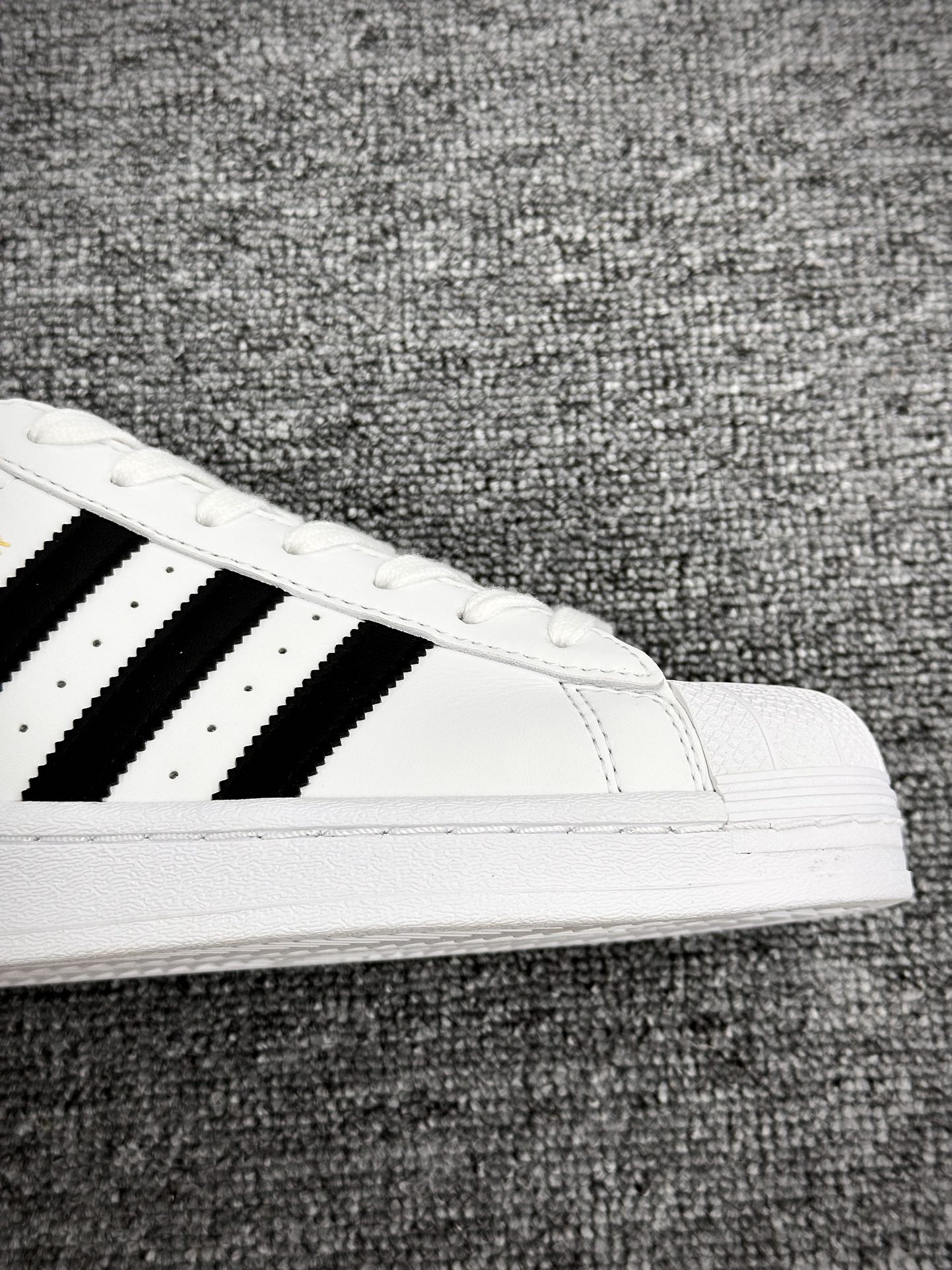 阿迪达斯/三叶草Adidas Originals Superstar”All White”经典板鞋“20版皮革白黑金标”EG4958