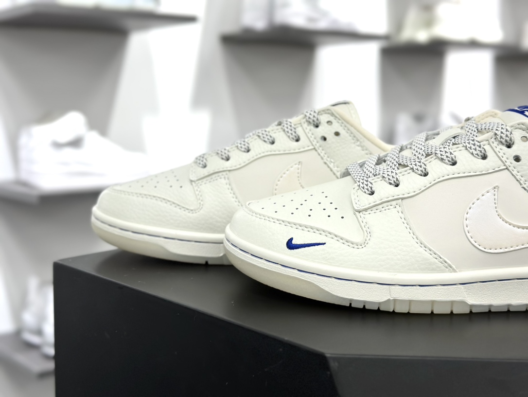 耐克Nike By You SB Dunk Low Retro 扣篮系列低帮滑板板鞋“皮革米白珠光宝蓝小钩”KXB3802-346