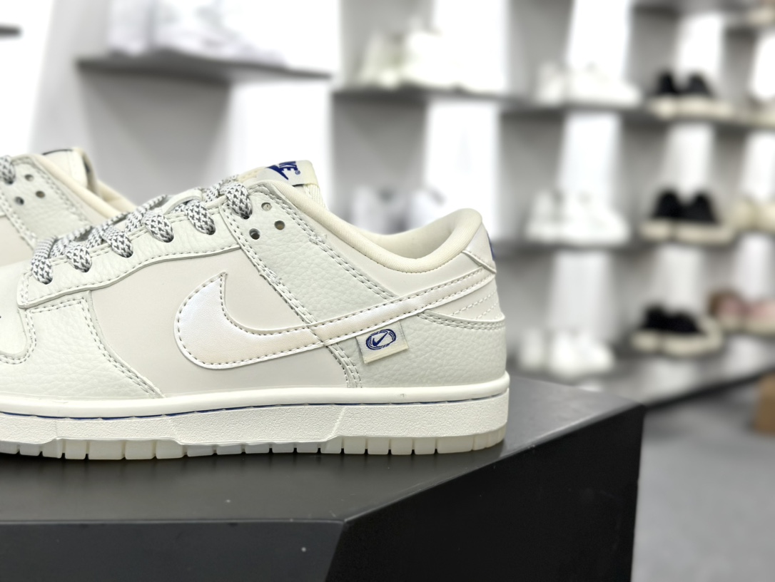 耐克Nike By You SB Dunk Low Retro 扣篮系列低帮滑板板鞋“皮革米白珠光宝蓝小钩”KXB3802-346