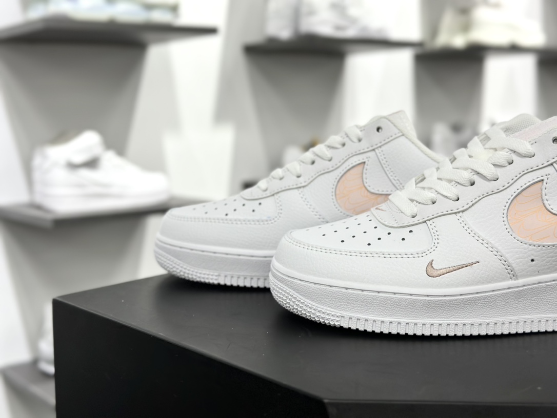 耐克Nike Air Force 1 ′07 LV8 Low Premium”Cut Out/White/Pink Mini Swoosh”空军一号板鞋“白樱花粉小双钩”FB8971-700