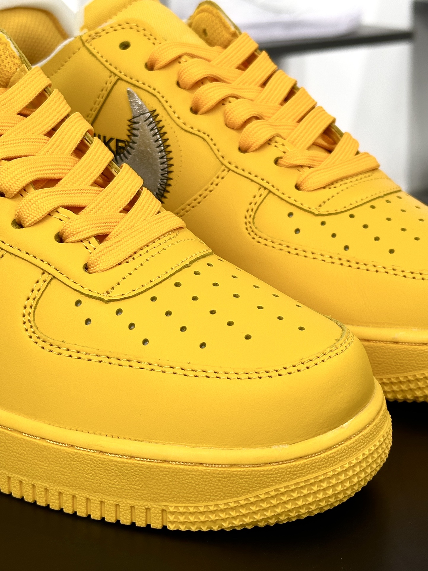 Off-White x Nike Air Force 1 Low’07”University Gold/Metallic Silver”空军一号板鞋“OW大学金银钩”DD1876-700