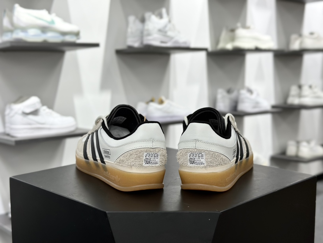 Bad Bunny x Adidas Gazelle Indoor Trainers ”Benito”羚羊德训风板鞋“联名白黑浅灰变形鞋头”IF9735