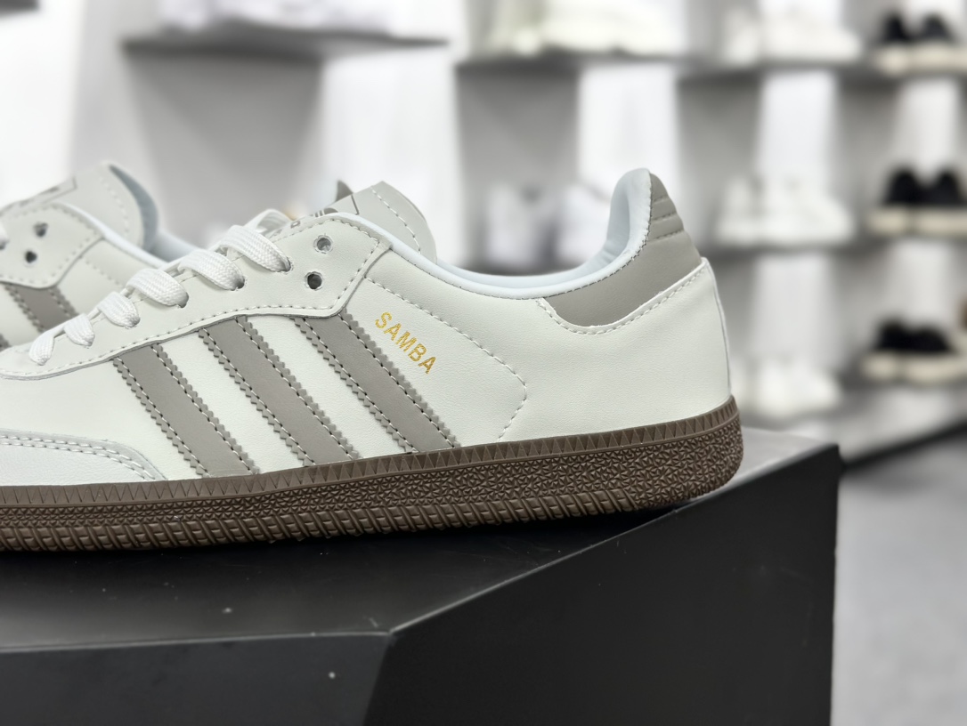 三叶草Adidas Originals Samba OG桑巴舞系列绅士德训足球风百搭低帮休闲运动板鞋“皮革米白雾灰焦糖底”JH6479