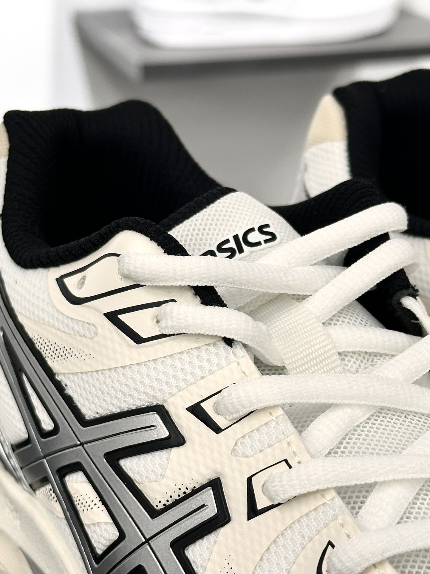 亚瑟士/Asics Gel-Flux CN 系列低帮超轻量缓震休闲运动训练慢跑鞋“米白黑太空银”1012B464-102