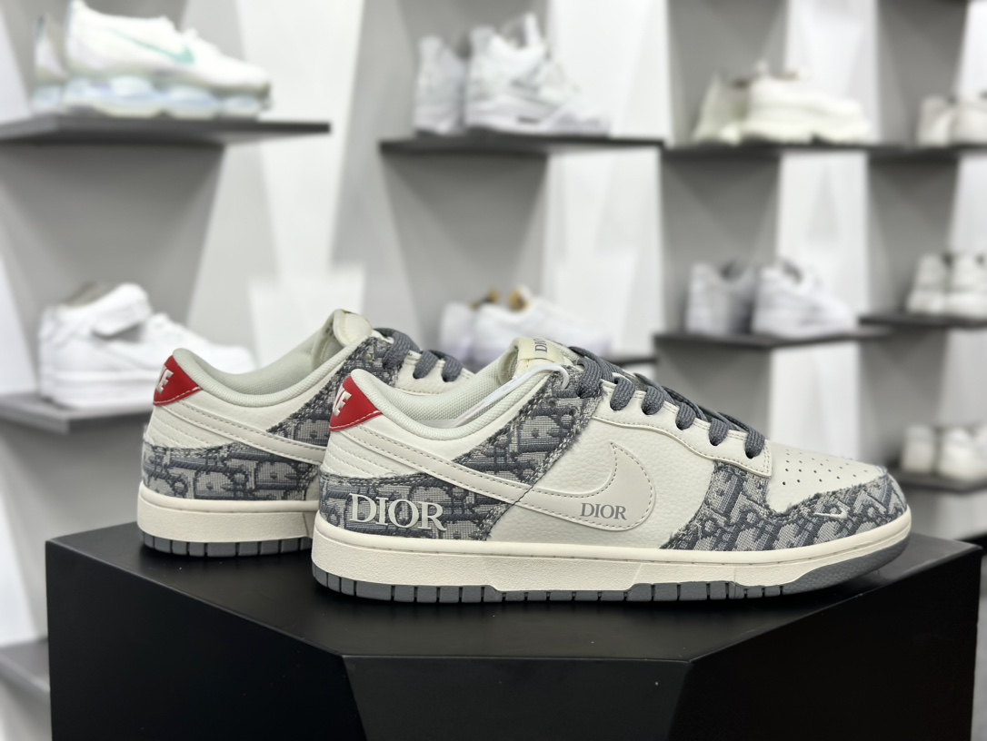 迪奥/Dior x Nike SB Dunk Low”Dior”扣篮滑板板鞋“联名米白深灰迪奥提花”XY1688-004