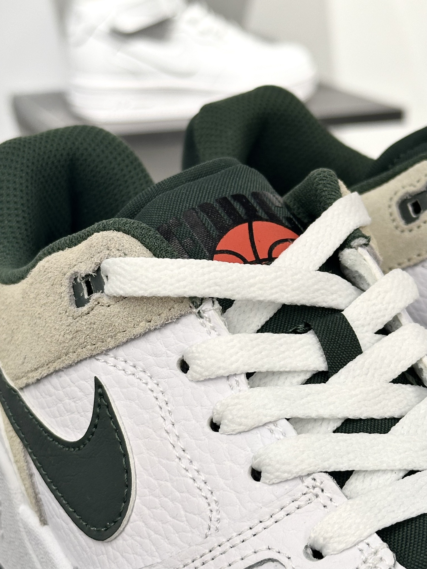 耐克Nike Full Force Low”White/Vintage Green”全力以赴系列中复古休闲运动文化篮球板鞋“皮革白暗绿”HF1739-100