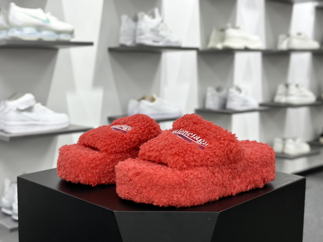 Balenciaga巴黎世家 Logo Pool Furry Slide毛茸茸系列毛绒女士复古厚底冬季拖鞋“羊绒大红色白红LOGO”654261W2DO16596