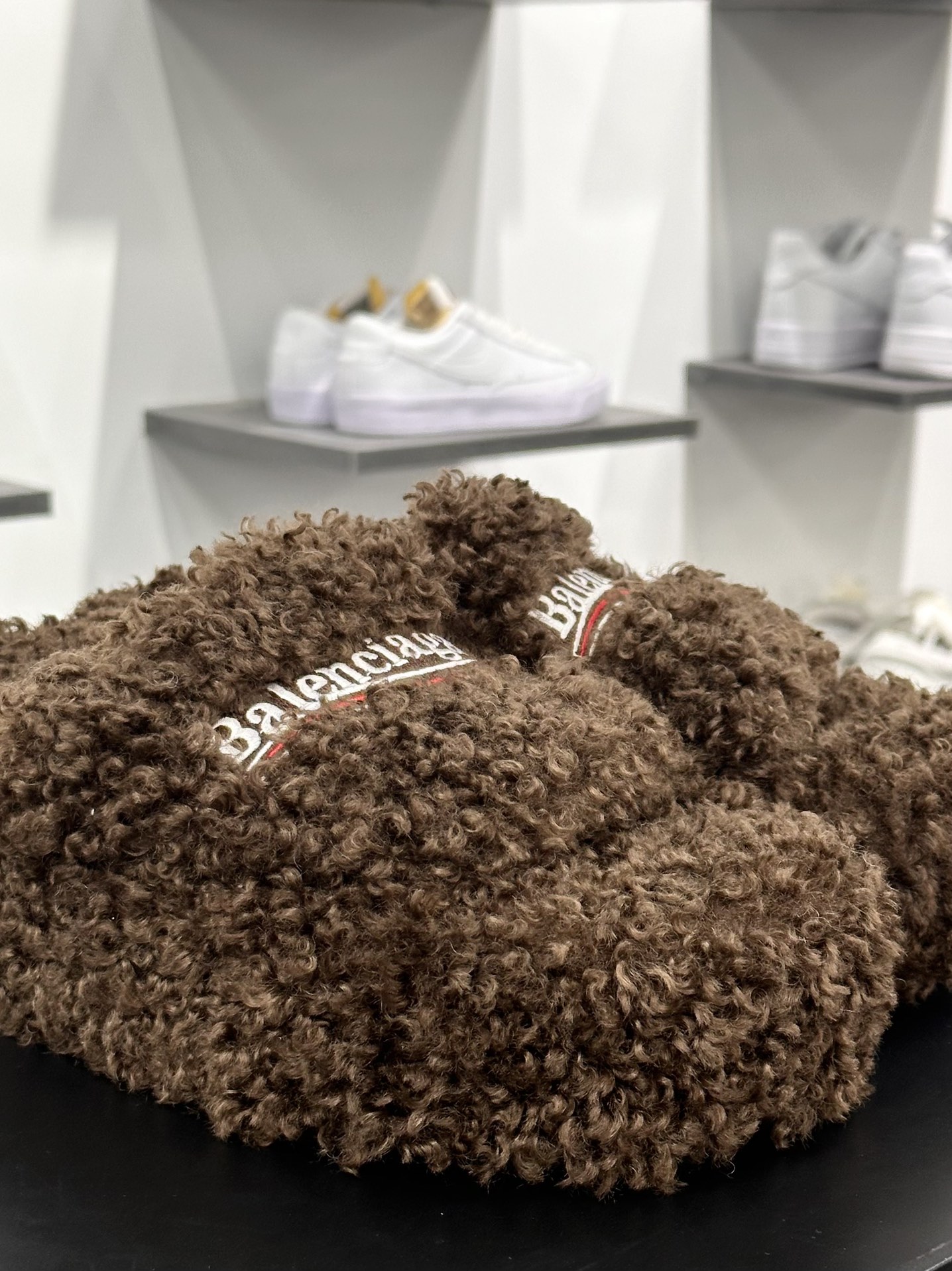 Balenciaga巴黎世家 Logo Pool Furry Slide毛茸茸复古厚底冬季拖鞋“羊绒棕色白红LOGO”654261W2DO16596