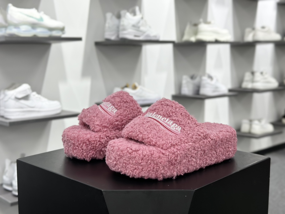 Balenciaga巴黎世家 Logo Pool Furry Slide毛茸茸系列毛绒女士拖鞋“羊绒玫瑰粉白红LOGO”654261W2DO16596