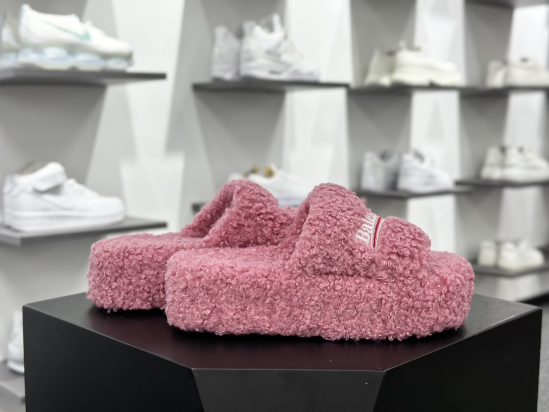 Balenciaga巴黎世家 Logo Pool Furry Slide毛茸茸系列毛绒女士拖鞋“羊绒玫瑰粉白红LOGO”654261W2DO16596