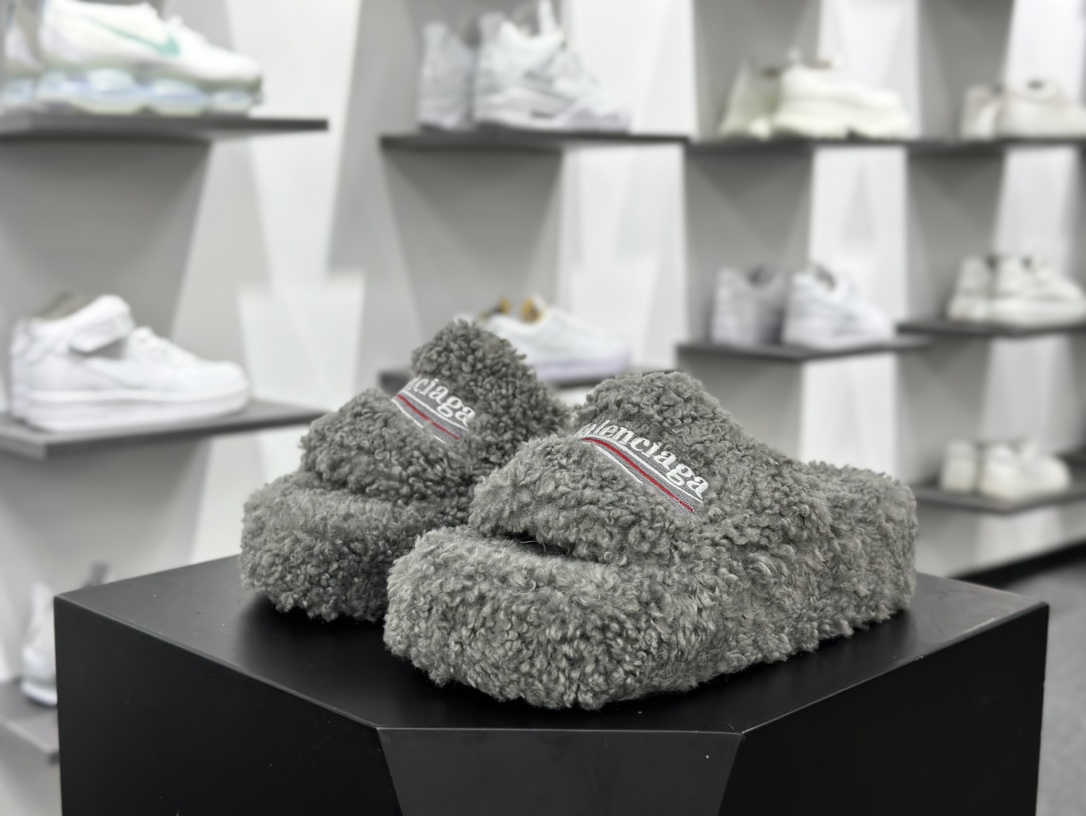 Balenciaga巴黎世家 Logo Pool Furry Slide毛茸茸系列毛绒冬季拖鞋“羊绒深灰色白红LOGO”654261W2DO16596