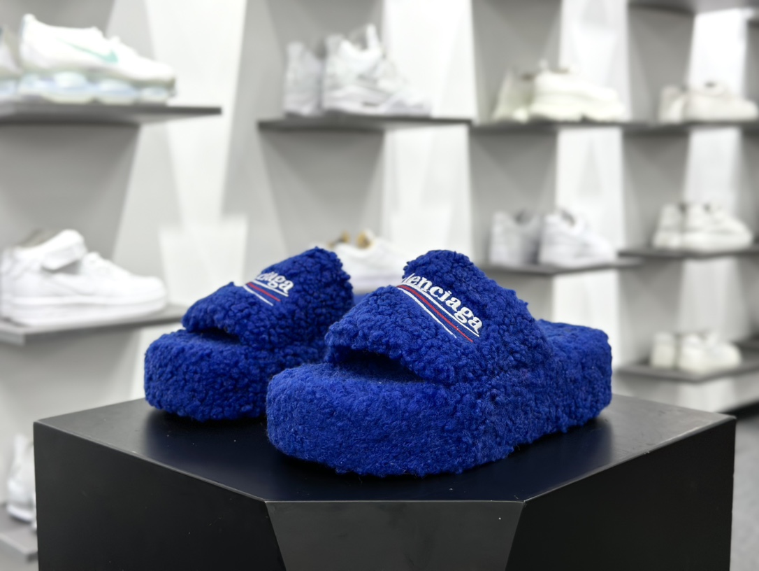 Balenciaga巴黎世家 Logo Pool Furry Slide毛茸茸系列毛绒厚底冬季拖鞋“羊绒宝蓝色白红LOGO”654261W2DO16596