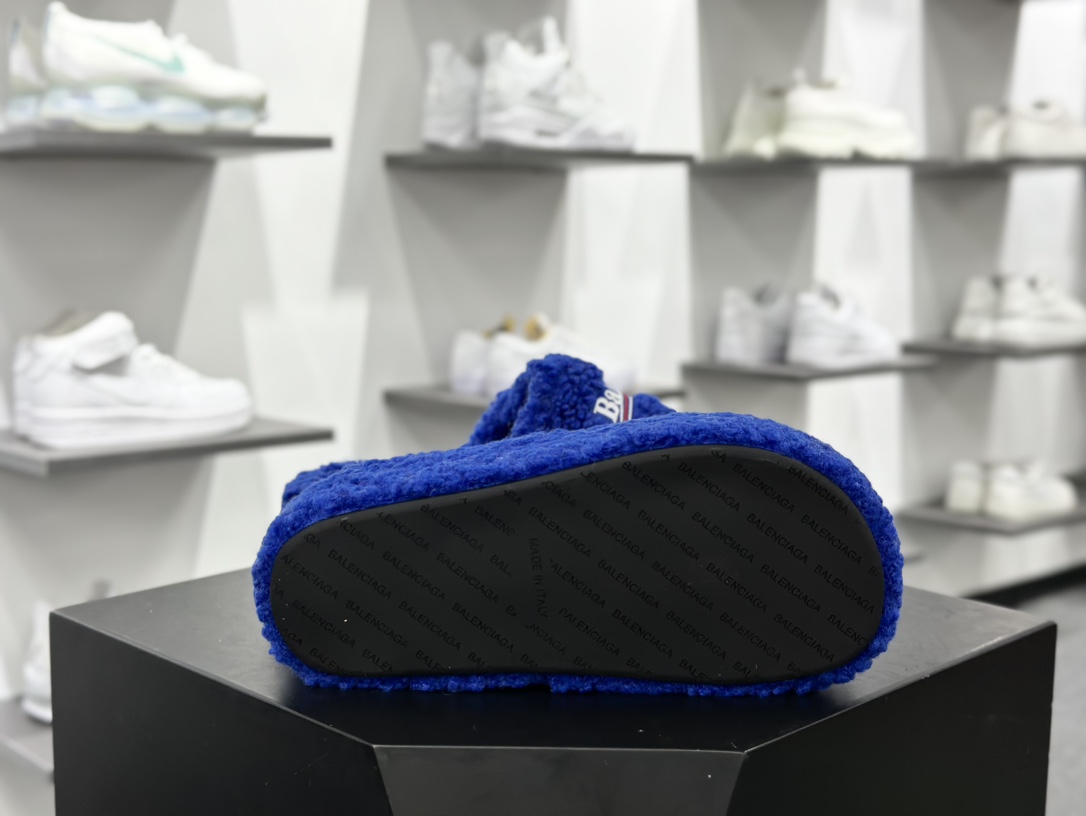 Balenciaga巴黎世家 Logo Pool Furry Slide毛茸茸系列毛绒厚底冬季拖鞋“羊绒宝蓝色白红LOGO”654261W2DO16596