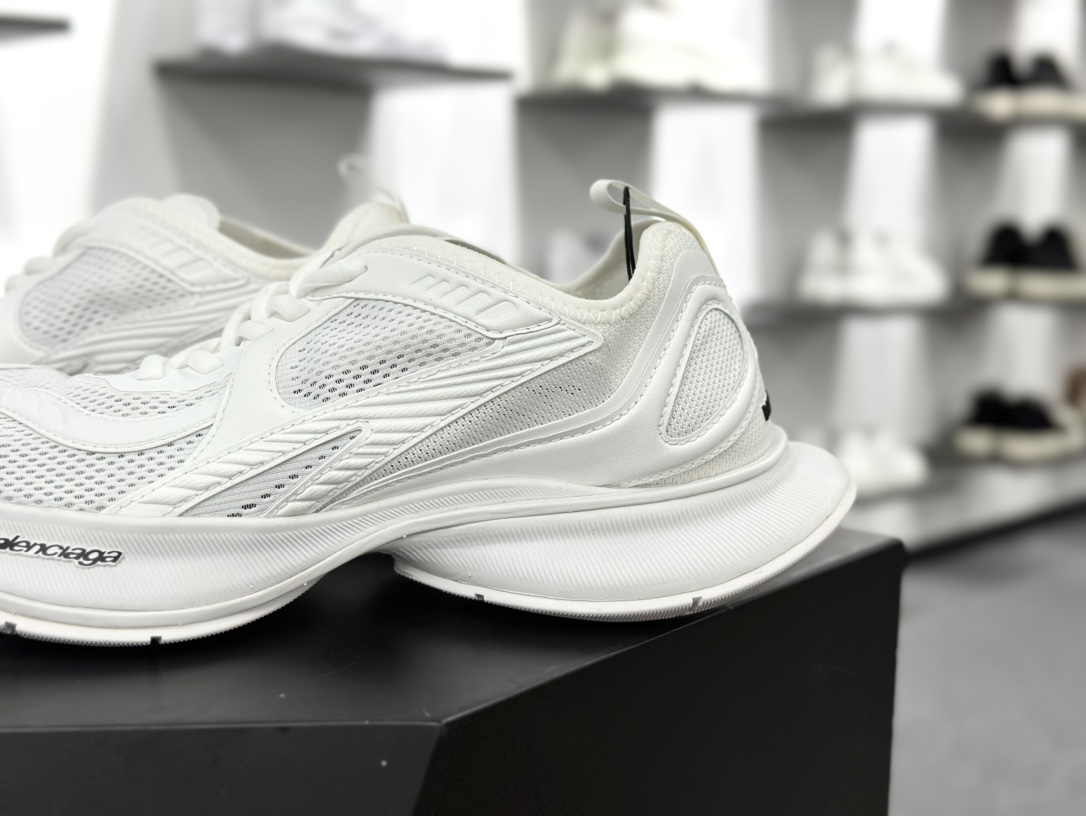 巴黎世家BALENCIAGA Circuit Sneakers 环道系列低帮复古阔型慢跑鞋“网织武士白黑LOGO”793945 WFLGY 9000