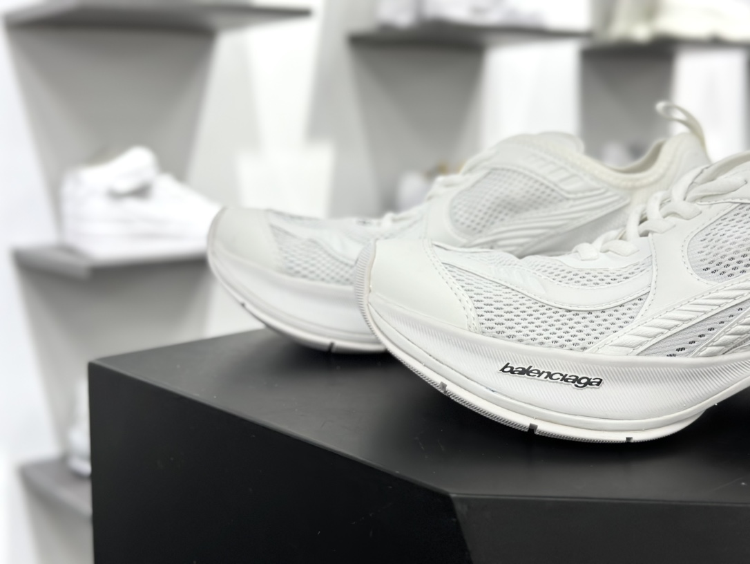 巴黎世家BALENCIAGA Circuit Sneakers 环道系列低帮复古阔型慢跑鞋“网织武士白黑LOGO”793945 WFLGY 9000