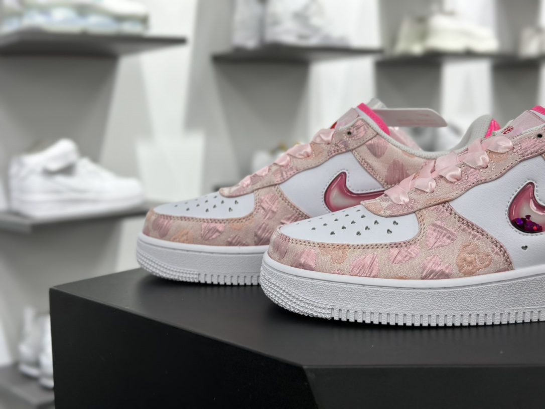 耐克Nike Air Force 1'07 Low”Love Graffiti”空军一号低帮板鞋“白粉桃心情人节果冻钩子”DH2920-111