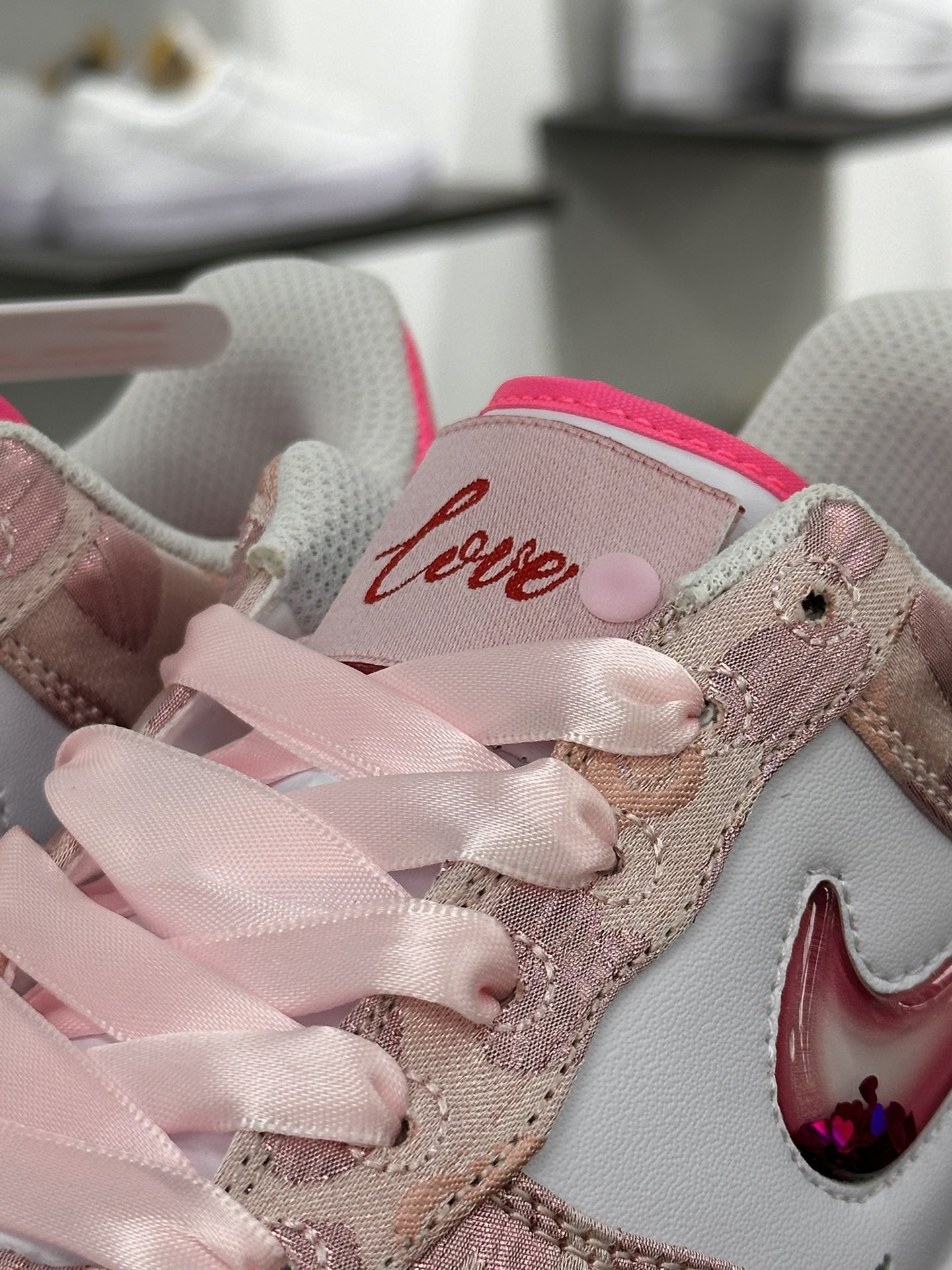 耐克Nike Air Force 1'07 Low”Love Graffiti”空军一号低帮板鞋“白粉桃心情人节果冻钩子”DH2920-111