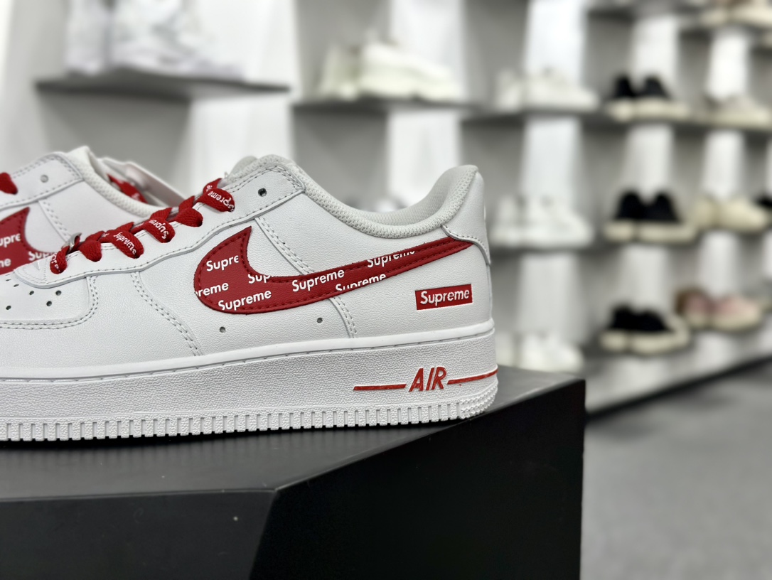 Supreme x Nike Air Force 1'07 Low”White Red”空军一号经典低帮板鞋“Sup联名白红印面钩子”CU9225-101